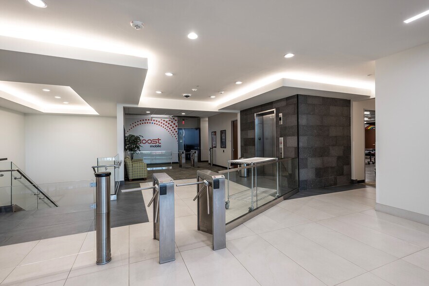 More Photos Of 350 N McClintock Dr, Chandler Office For Sale