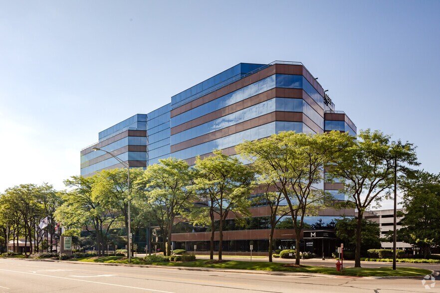 More Photos Of 9525 W Bryn Mawr Ave, Rosemont Office For Lease