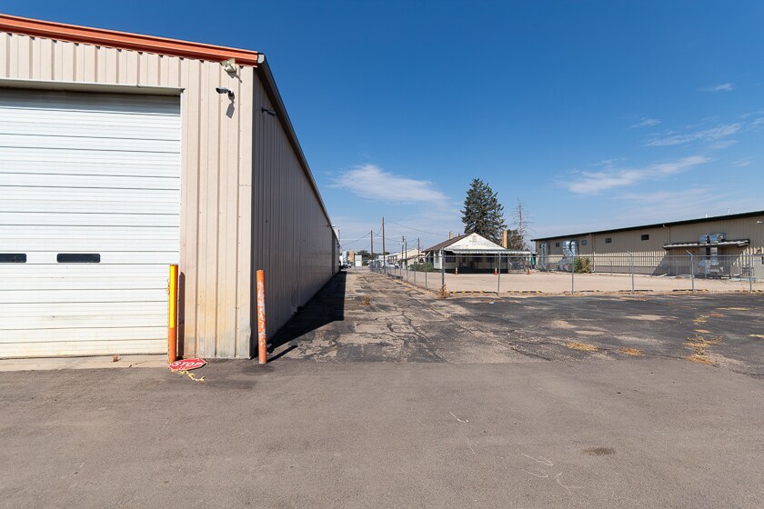 More Photos Of 1712 1st Ave, Greeley Warehouse For Lease