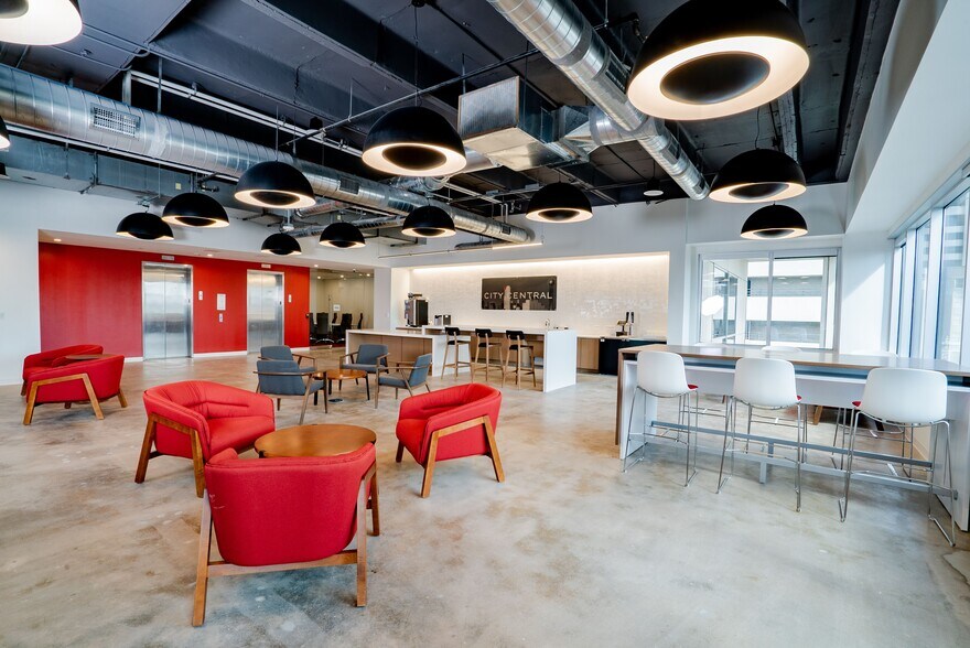 More Photos Of 600 W 6th St, Fort Worth Coworking Space