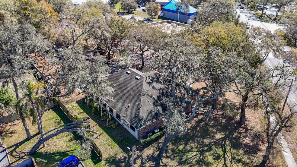 More Photos Of 3203 Lithia Pinecrest Rd, Valrico Medical For Sale