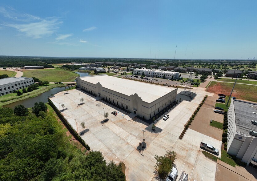 More Photos Of 625 NE 122nd St, Oklahoma City Warehouse For Lease