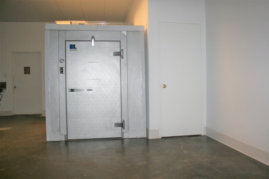 More Photos Of 12970 Branford St, Arleta Warehouse For Sale