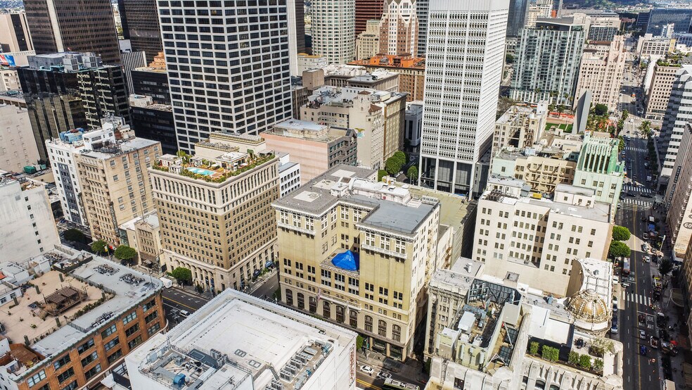 More Photos Of 431 W 7th St, Los Angeles Hotel For Lease