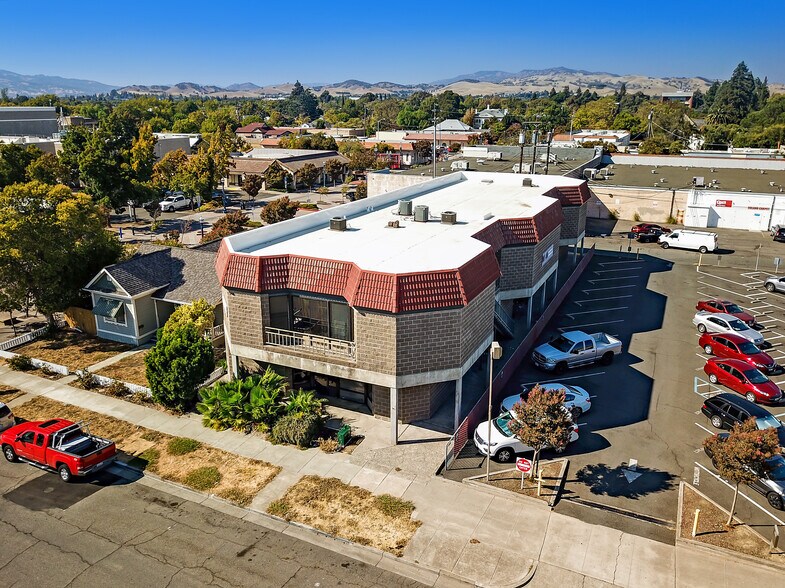 More Photos Of 934 Missouri St, Fairfield Office For Sale