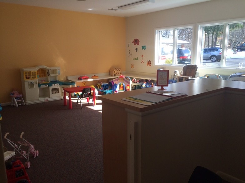 More Photos Of 2 Scofieldtown Rd, Stamford Religious Facility For Sale