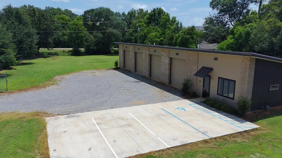 More Photos Of 238 Commercial Pky, Canton Flex For Lease