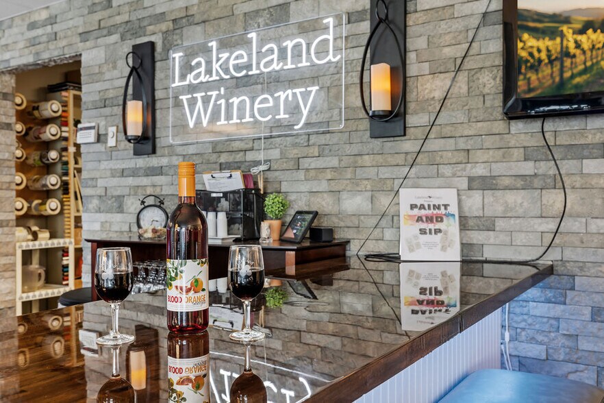 More Photos Of 877 State Fair Blvd, Solvay Storefront For Sale