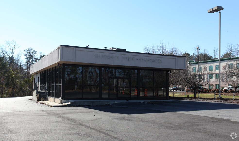 More Photos Of 3960 Riverside Dr, Macon-Bibb Auto Dealership For Lease