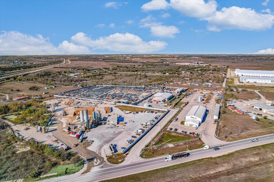 More Photos Of 11006 183 Hwy, Austin Industrial For Lease