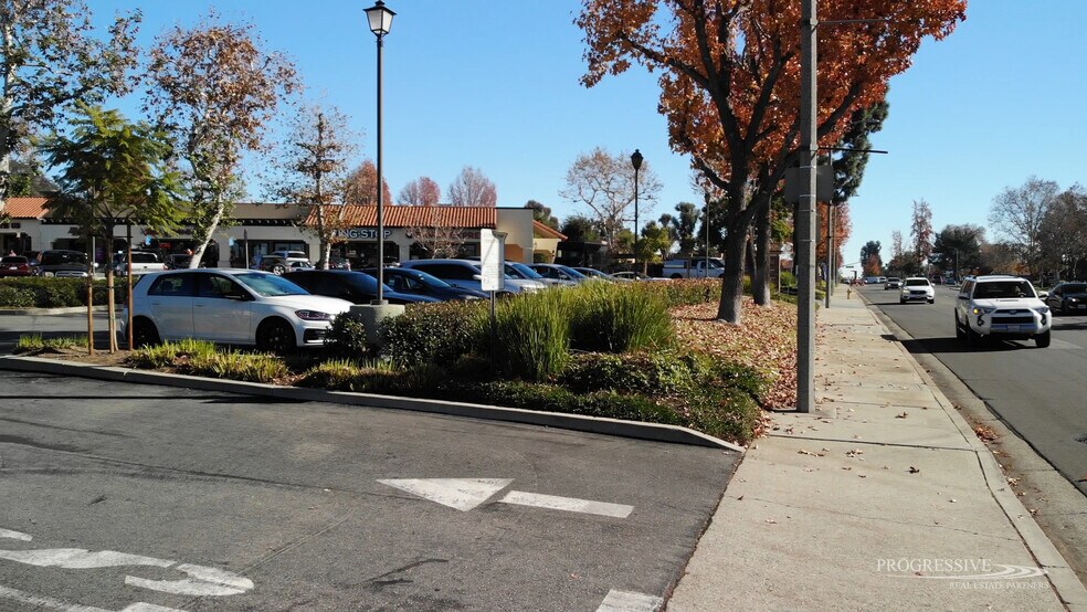 More Photos Of 2345 Foothill Blvd, La Verne Restaurant For Lease
