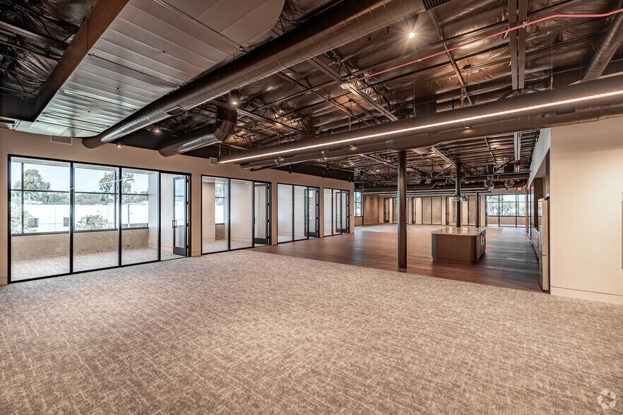 More Photos Of 200 E Baker St, Costa Mesa Loft Creative Space For Lease