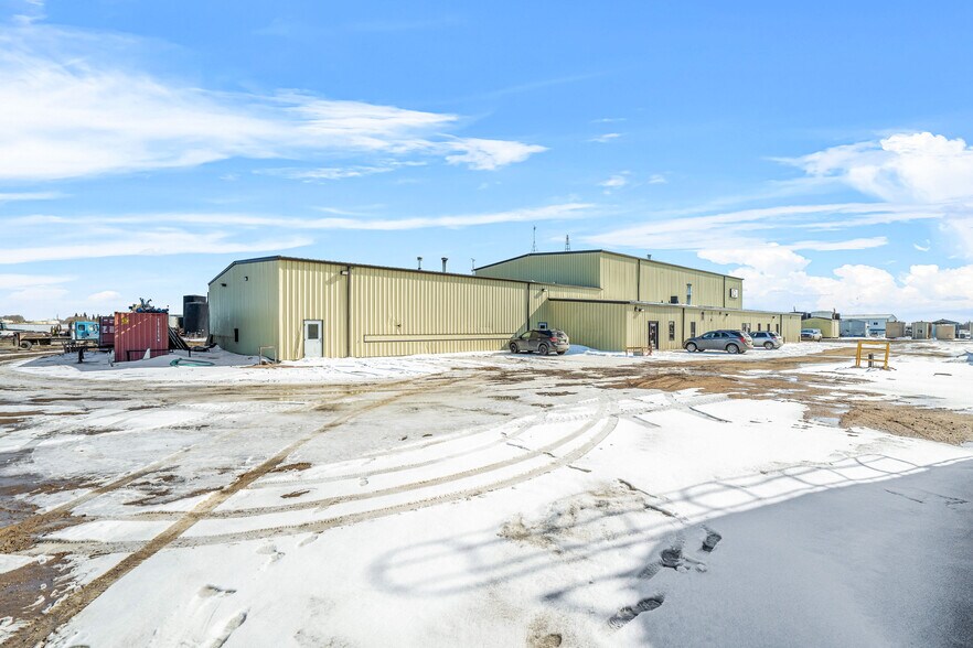 More Photos Of 501075 RR 14, Lloydminster Manufacturing For Sale