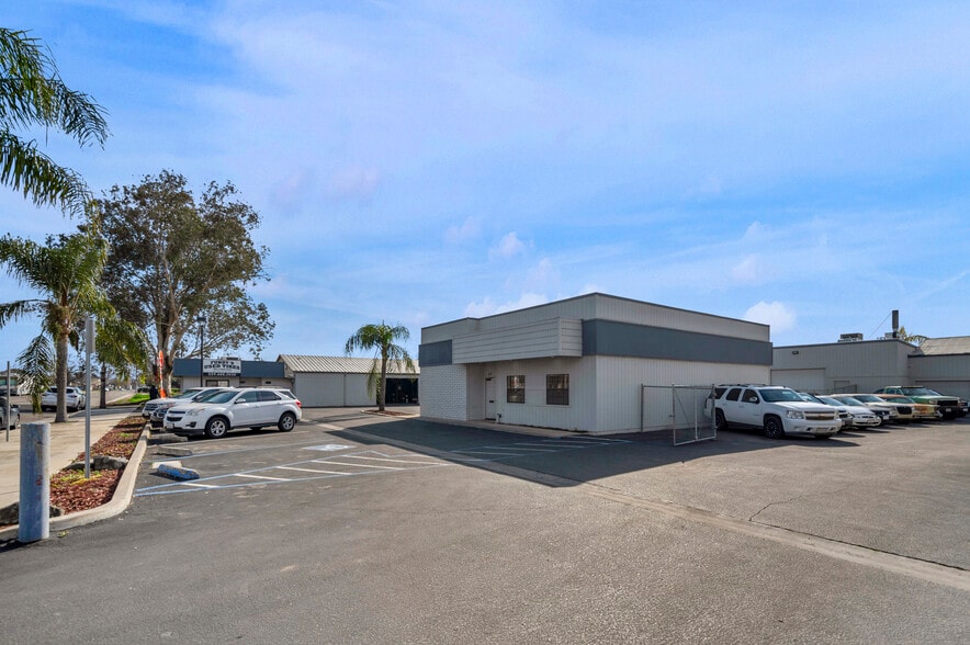 More Photos Of 441 N M St, Tulare Office For Lease