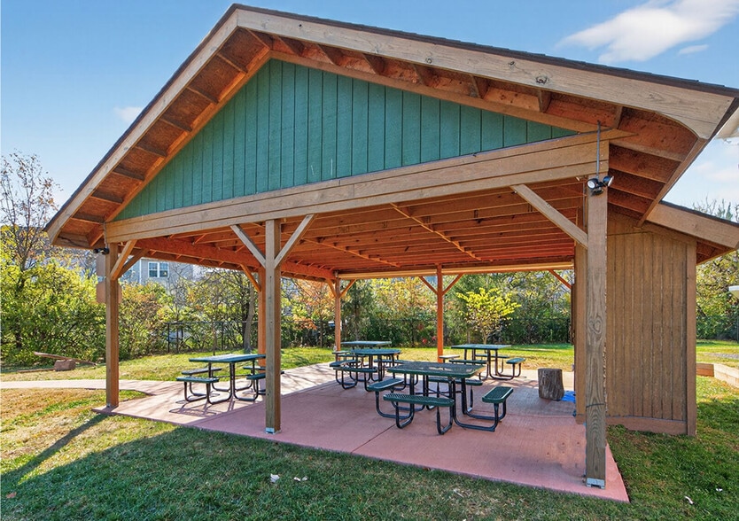 More Photos Of 8225 Barrett Dr, Manassas Specialty For Lease