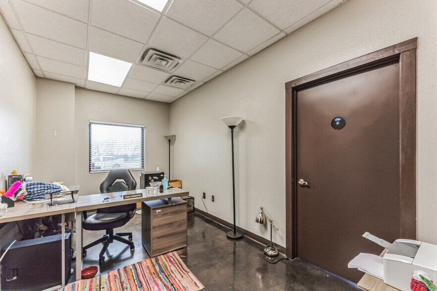 More Photos Of 2701 Hartlee Field Rd, Denton Office Residential For Sale