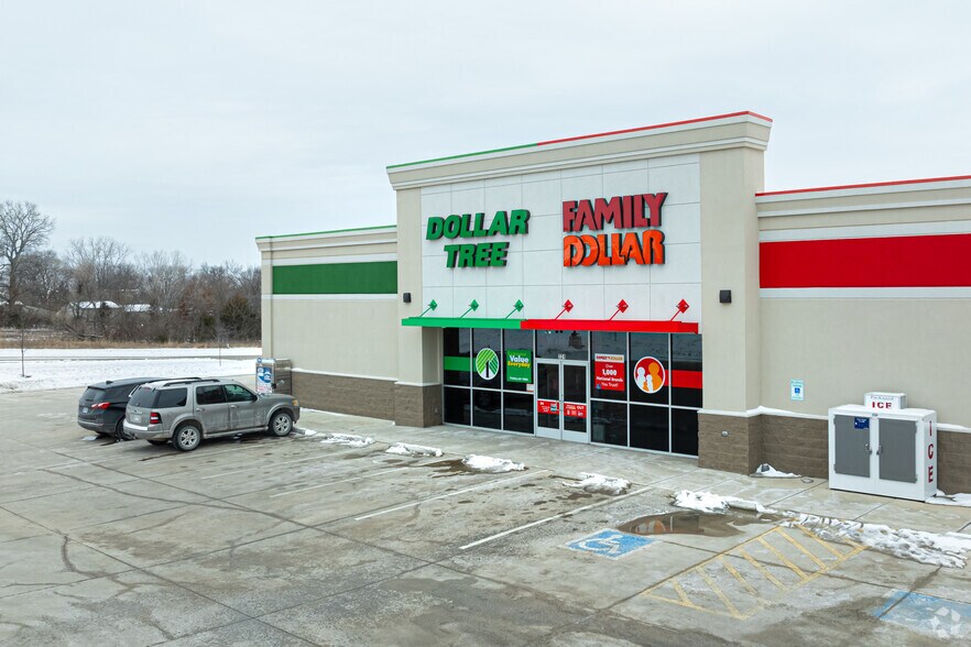 More Photos Of 721 S Webster St, Spring Hill Convenience Store For Sale