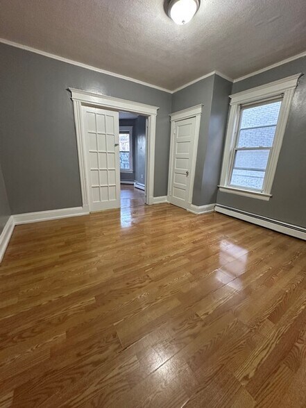 More Photos Of 27-29 Bond St, Hartford Apartments For Sale