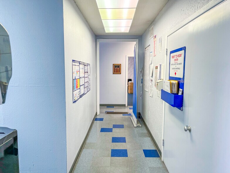 More Photos Of 3405 E Tulare St, Fresno Flex For Sale