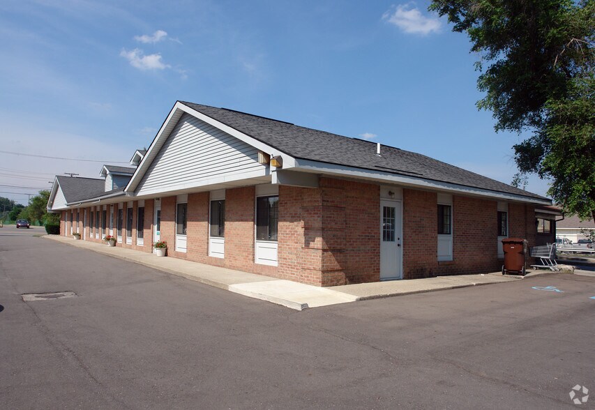 More Photos Of 8091 Commerce Rd, Commerce Township Medical For Lease