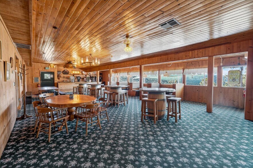 More Photos Of 42155 Highway 41, Oakhurst Restaurant For Sale