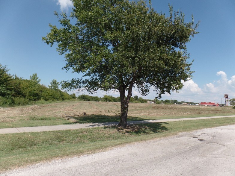 More Photos Of I 35 @ Keaton Rd, Sanger Land For Sale