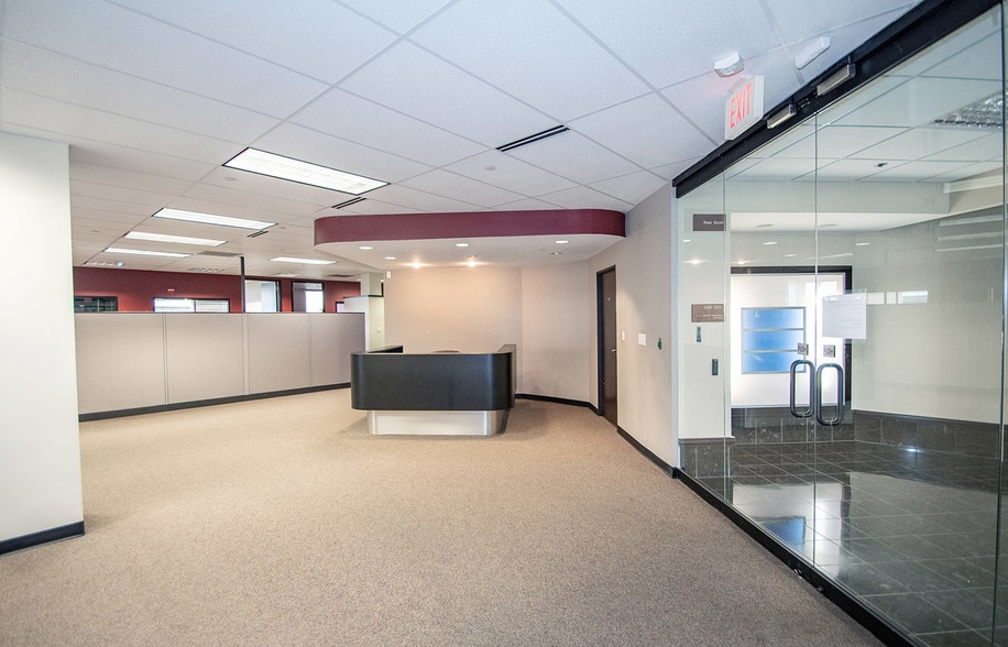 More Photos Of 9002 Purdue Rd, Indianapolis Office For Lease