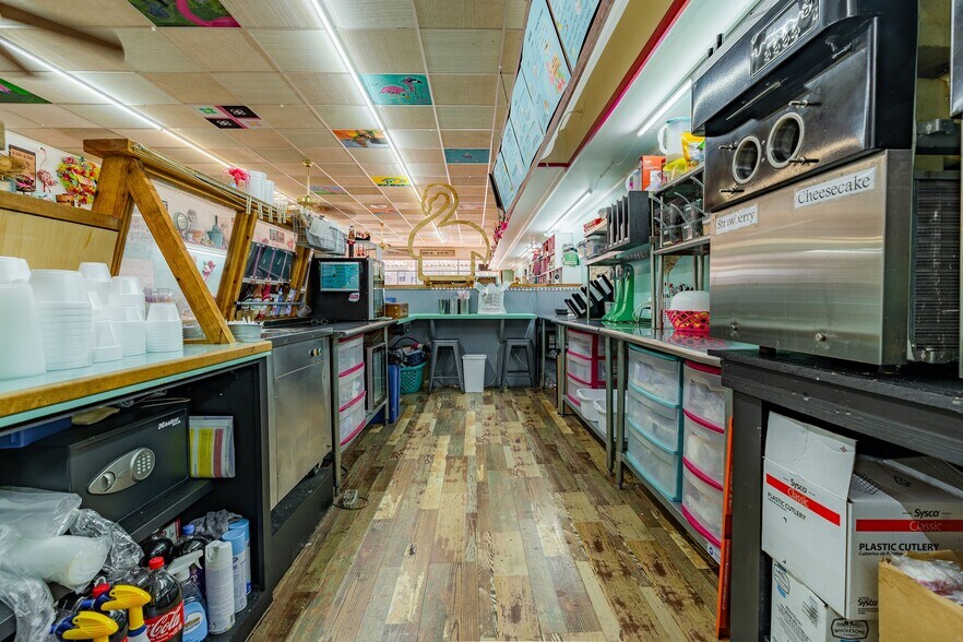 More Photos Of 105 N Main St, Hallettsville Restaurant For Sale