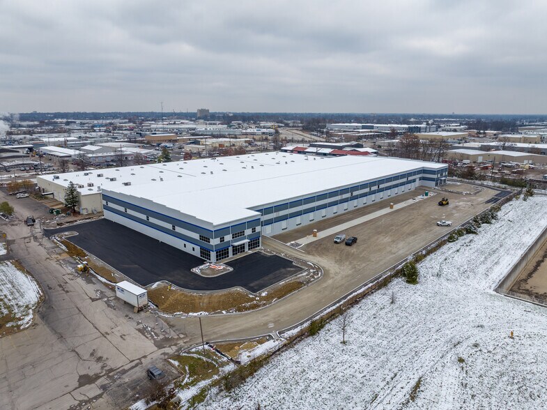 Primary Photo Of 264 Commerce Ctr, Louisville Warehouse For Lease