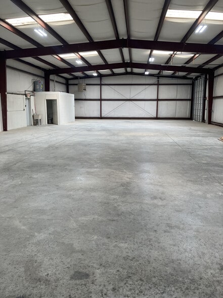 More Photos Of 61 Pearl Industrial Ave, Hoschton Warehouse For Lease