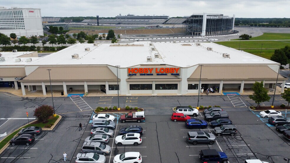 More Photos Of 1001 N DuPont Hwy, Dover Unknown For Lease