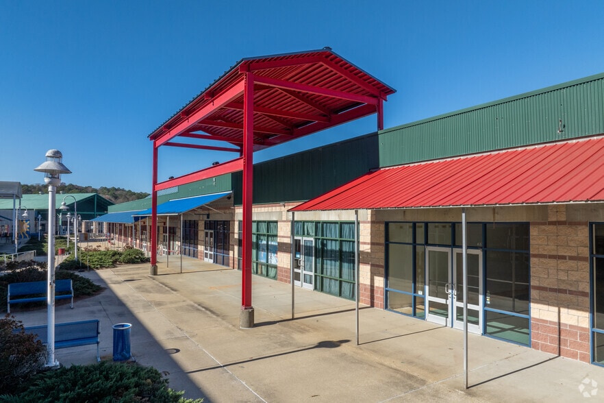 More Photos Of 4500 Splash Adventure Pky, Bessemer General Retail For Sale