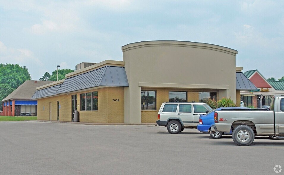 More Photos Of 2638 W Sunset Ave, Springdale Restaurant For Lease