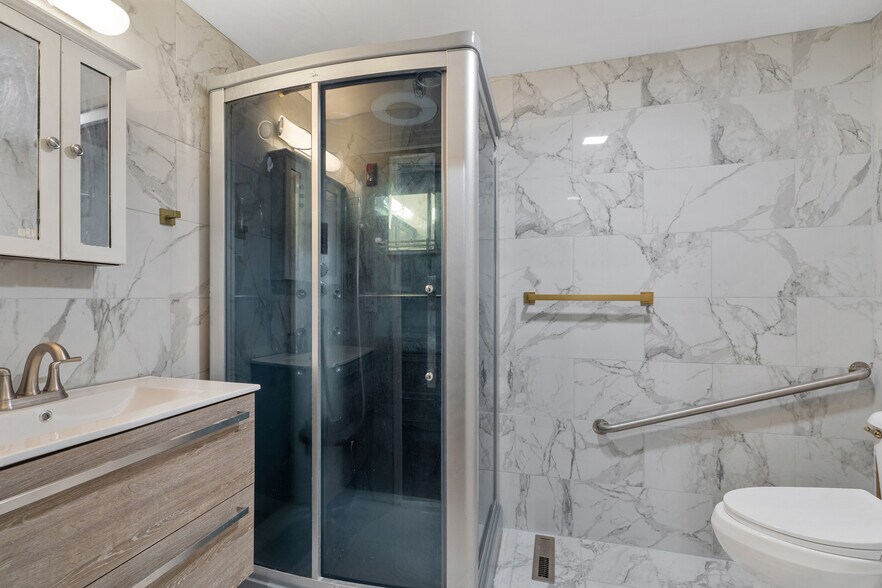 More Photos Of 317 W Fayette St, Syracuse Storefront Retail Office For Sale