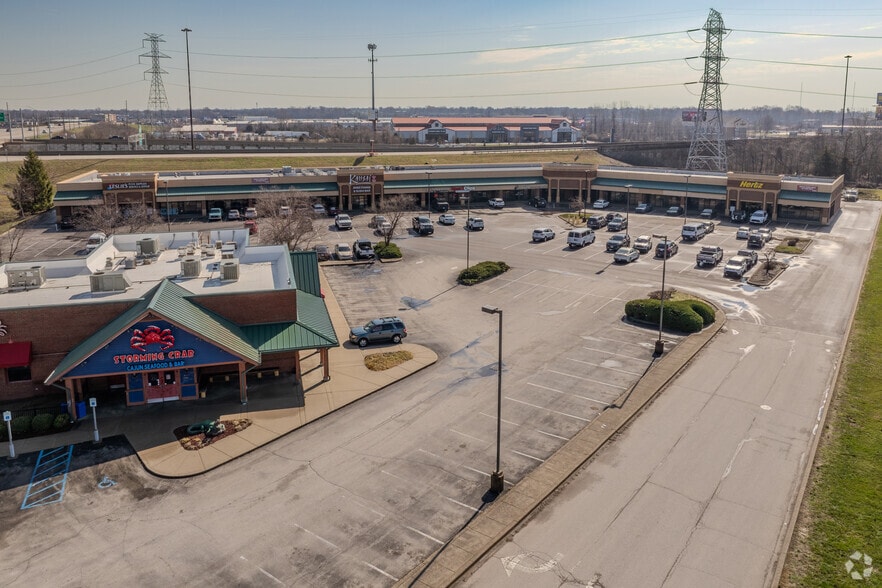 More Photos Of 1370 Veterans Pky, Clarksville Restaurant For Sale