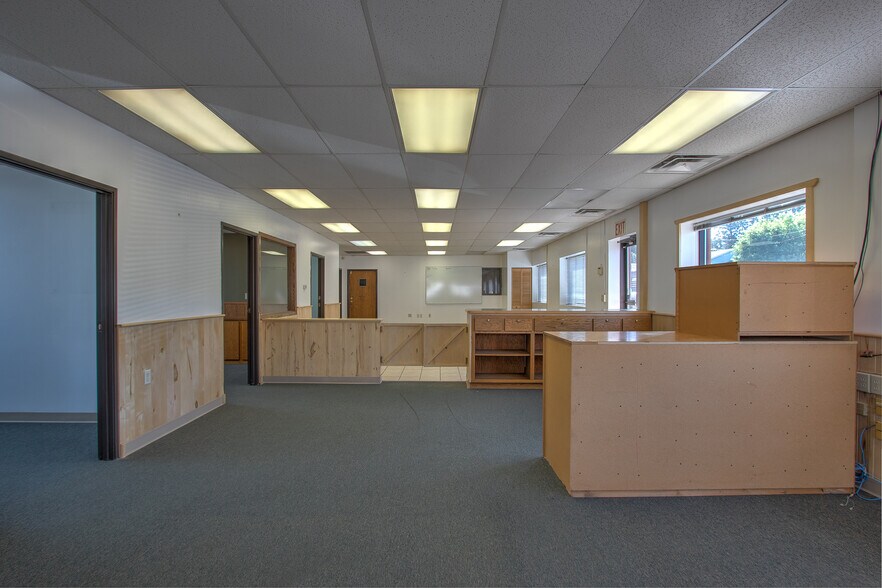 More Photos Of 206 Union St S, Mora Freestanding For Lease