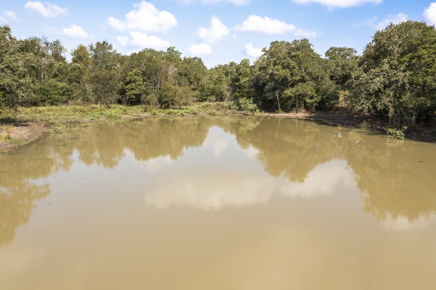 More Photos Of 17 Armstrong Derry, Flatonia Land For Sale