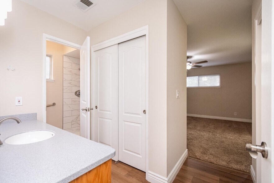 More Photos Of 25265 Carlsbad Ave, Davis Apartments For Sale