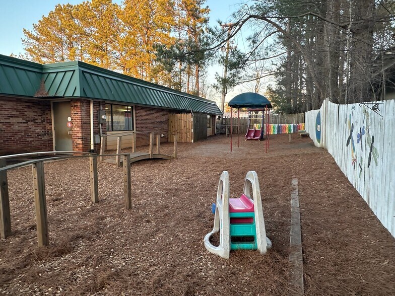More Photos Of 101 N Royal Tower Rd, Irmo Daycare Center For Lease