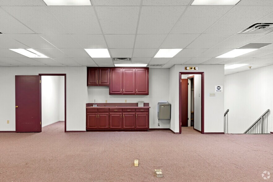 More Photos Of 2401 N Highway 287, Mansfield Showroom For Sale