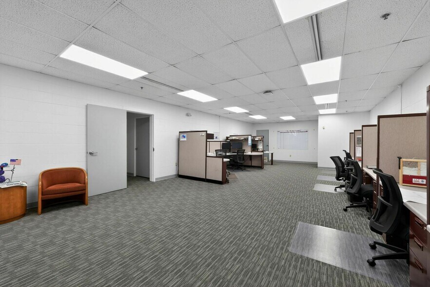 More Photos Of 50 W TechneCenter Dr, Milford Light Distribution For Sale