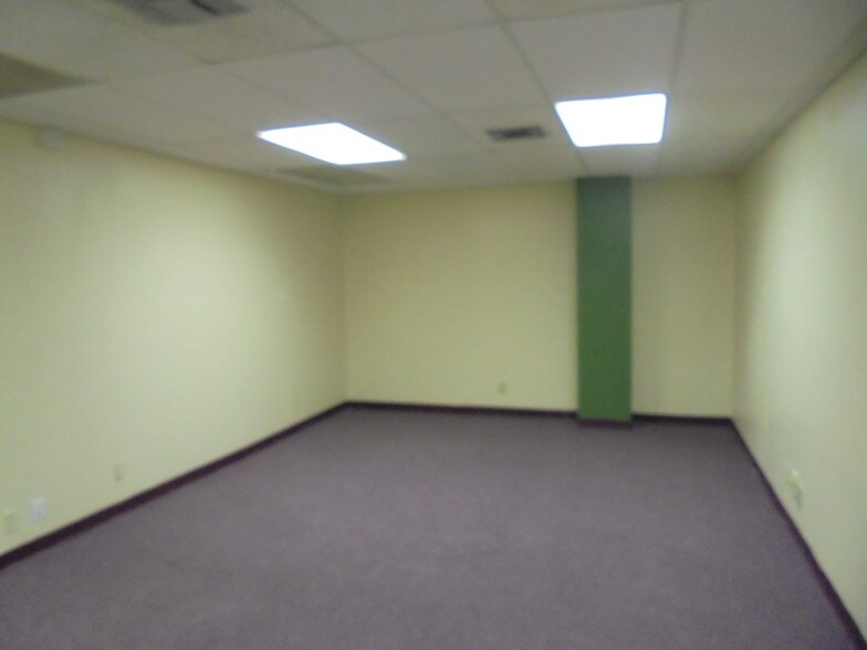 More Photos Of 8815 Dyer St, El Paso Medical For Lease