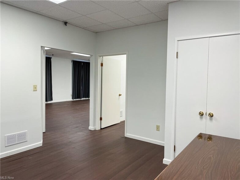 More Photos Of 8110 Lake Ave, Cleveland Manufacturing For Lease