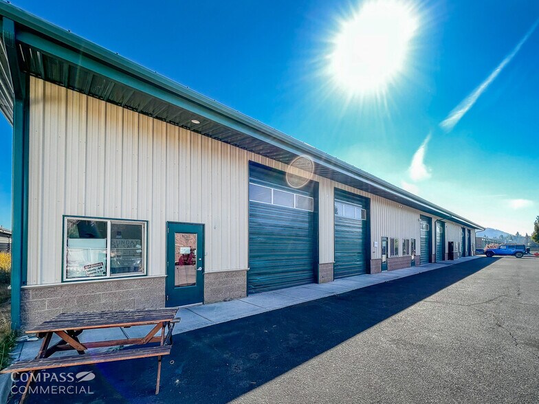 Primary Photo Of 20720 High Desert Ln, Bend Warehouse For Lease