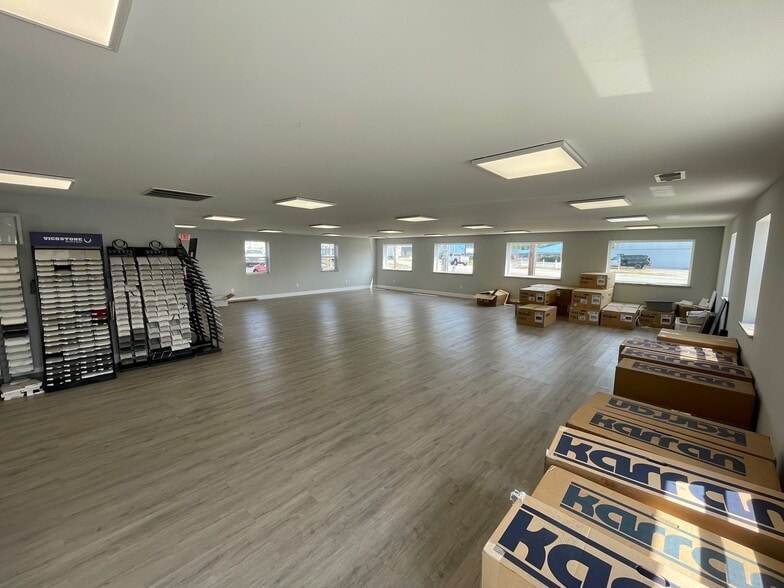 More Photos Of 1150 Maxwell Ave, Evansville Unknown For Lease