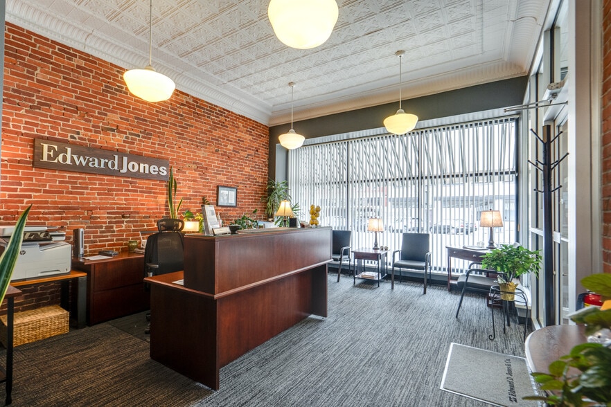 More Photos Of 121-127 E Main St, Ravenna Storefront Retail Office For Sale