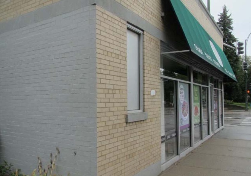 More Photos Of 2101-2117 W Touhy Ave, Chicago Storefront For Lease