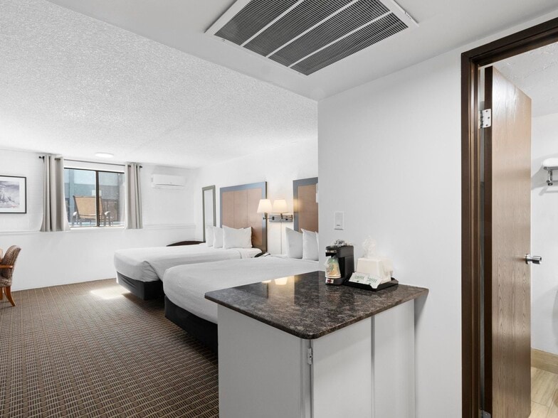 More Photos Of 333 N Main St, Richfield Hotel For Sale