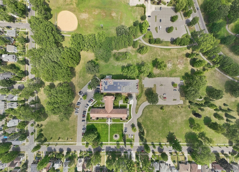 More Photos Of 985 Ivy Ave E, Saint Paul Apartments For Sale