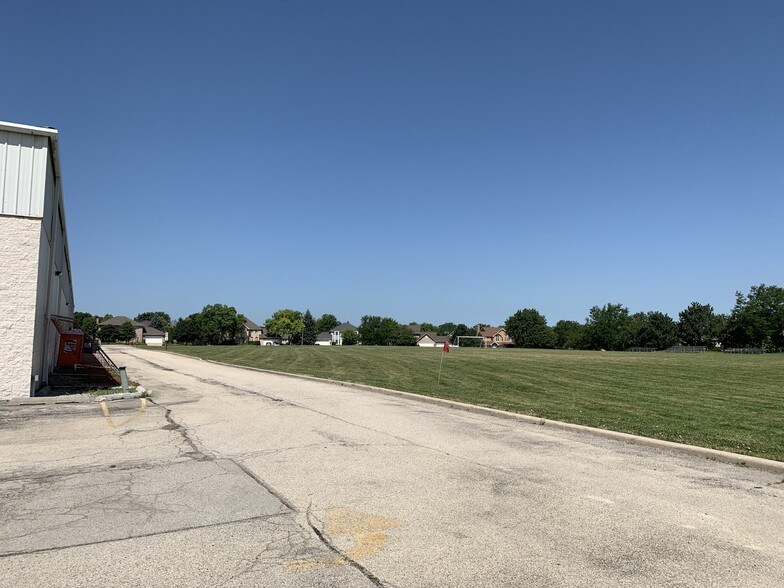 More Photos Of 10850 W Laraway Rd, Frankfort General Retail For Lease